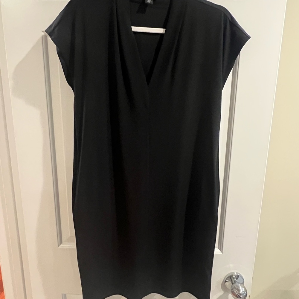 Halogen Black V-Neck Cap Sleeve Midi Dress